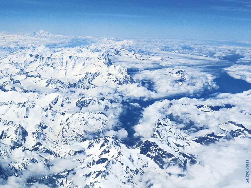 Alpi innevate fotografate dall’aereo